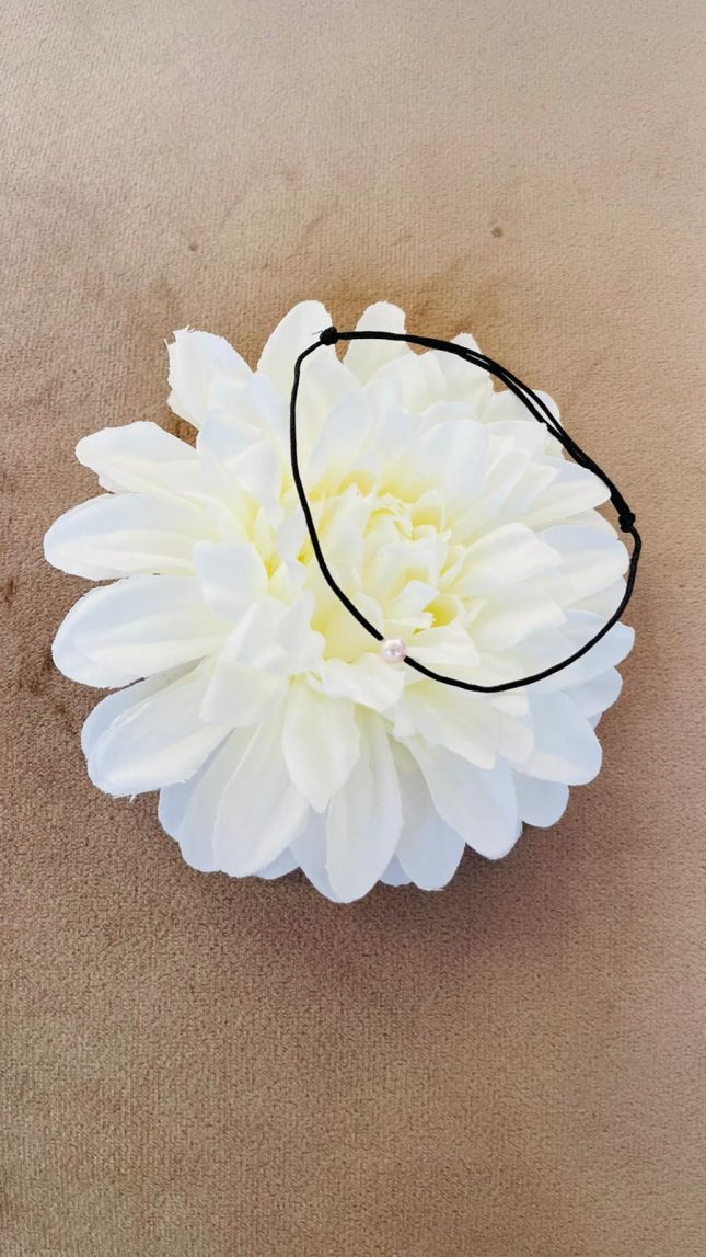 Bratara cu snur reglabil si perla swarovski roz Bratara cu snur reglabil si perla swarovski roz