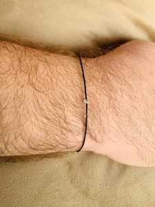 Brățară Masculină Handmade cu Șnur Negru Reglabil și Cristal Swarovski – Stil și Eleganță pentru El Brățară Masculină Handmade cu Șnur Negru Reglabil și Cristal Swarovski – Stil și Eleganță pentru El