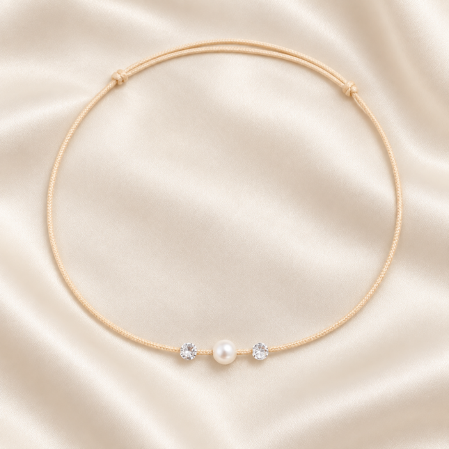 Brățară de Gleznă Handmade cu Perlă Albă Swarovski pe Șnur Reglabil – Minimalismul Eleganței Pure