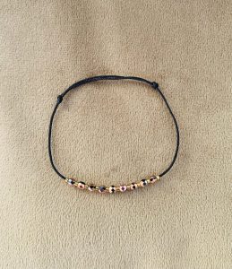 Brățară Handmade cu Pietre Jet Capri Gold și Mărgele Miyuki Placate cu Aur 24K pe Șnur Reglabil