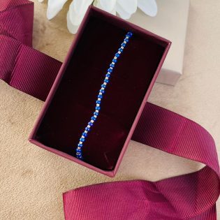 Bratara cu snur reglabil si margele Miyuki albastre, placate cu aur de 24k