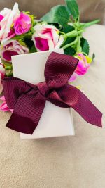 Bratara cu snur reglabil si margele Miyuki verzi, placate cu aur de 24k