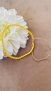 Brățară Handmade cu Mărgele Miyuki Galbene Placate cu Argint pe Șnur Reglabil – Vibrantă și Elegantă