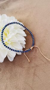 Brățară Handmade cu Mărgele Miyuki Albastre Placate cu Aur 24K pe Șnur Reglabil – Seninătate și Rafinament
