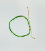Bratara cu snur reglabil si margele Miyuki verzi, placate cu aur de 24k