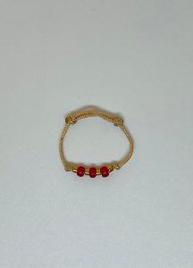 Inel Handmade cu Șnur Reglabil și Mărgele Miyuki Roșii Placate cu Aur 24K – Pasiune la Deget