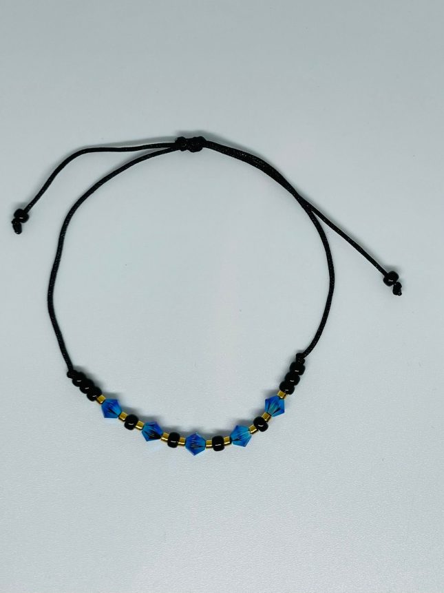 Set 2 Brățări Handmade Pentru Cupluri Cu Cristale Swarovski Biconice Pe Șnur Reglabil – Conexiune Și Strălucire Set 2 Brățări Handmade Pentru Cupluri Cu Cristale Swarovski Biconice Pe Șnur Reglabil – Conexiune Și Strălucire