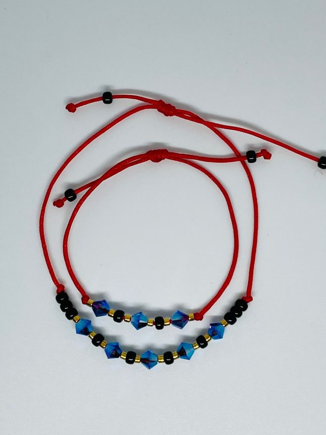 Set 2 Brățări Handmade Pentru Cupluri Cu Cristale Swarovski Biconice Pe Șnur Reglabil – Conexiune Și Strălucire Set 2 Brățări Handmade Pentru Cupluri Cu Cristale Swarovski Biconice Pe Șnur Reglabil – Conexiune Și Strălucire