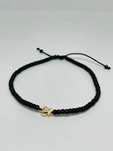 Brățară Handmade Damă „Queen" cu Mărgele Miyuki Negre și Pandantiv Placat Aur – Putere și Grație