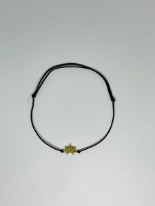 Brățară Handmade cu Pandantiv Stelută din Alamă Placată cu Aur pe Șnur Reglabil – Strălucire și Feminitate Brățară Handmade cu Pandantiv Stelută din Alamă Placată cu Aur pe Șnur Reglabil – Strălucire și Feminitate