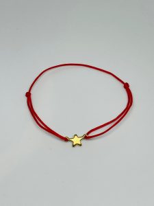 Brățară Handmade pentru Copii cu Pandantiv Stea Aurie pe Șnur Roșu Reglabil – Un Strop de Magie pentru Cei Mici