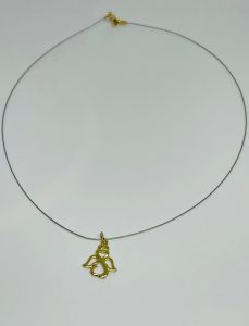 Colier Handmade din Gută Strălucitoare cu Pandantiv Îngeraș – Protecție, Iubire și Eleganță la Gât