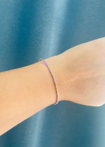 Brățară Handmade Cod Morse „SOUL SISTER" cu Miyuki Mov și Auriu pe Șnur Reglabil – Pentru Prietena Sufletului Brățară Handmade Cod Morse „SOUL SISTER" cu Miyuki Mov și Auriu pe Șnur Reglabil – Pentru Prietena Sufletului