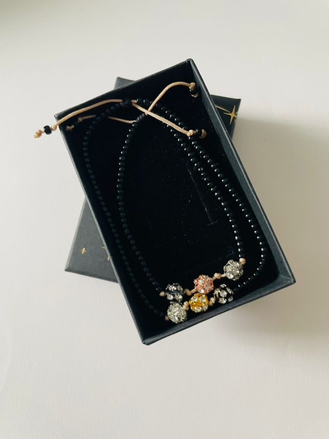 Set Bratara Brățara Culoare și Lumina, cu inchizatoare reglabila, margele miuky negre