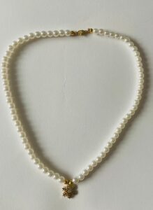 Colier Handmade „Perlă de Gheață" – Rece, Strălucitoare, Irezistibilă