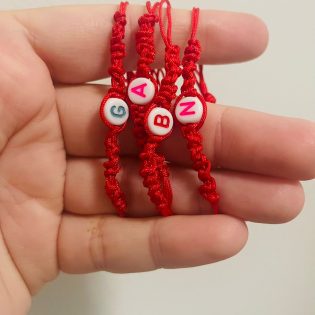 Brățară Împletită Reglabilă din Șnur Roșu cu Inițială Personalizată