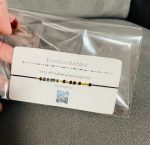 Brățară reglabilă pe șnur negru cu mesaj în cod Morse: Binecuvântare