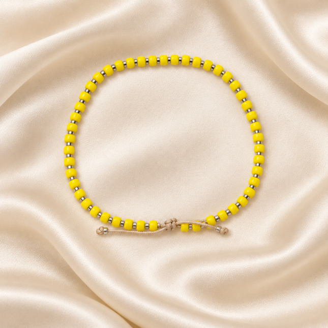 Brățară Handmade cu Mărgele Miyuki Galbene Placate cu Argint pe Șnur Reglabil – Vibrantă și Elegantă