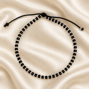Brățară Handmade cu Mărgele Miyuki Negre Placate cu Argint pe Șnur Reglabil – Eleganță Monocromă
