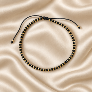 Brățară Handmade Cu Mărgele Miyuki Negre Și Placate Cu Aur 24K Pe Șnur Reglabil – Contrast Elegant