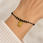 Brățară Handmade cu Charm Broască din Alamă Placată cu Aur pe Șnur Reglabil – Norocoasă și Veselă