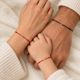 Brățară Handmade „Family&Quot; Cu Șnur Reglabil Și Cristal Swarovski Autentic – Dragostea De Familie La Mână