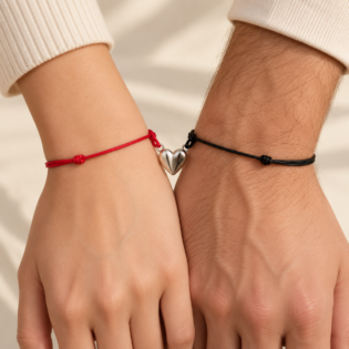 Set 2 Brățări Magnetice pentru Cupluri cu Șnur Reglabil – Inimi care se Atrag, Cadou Romantic